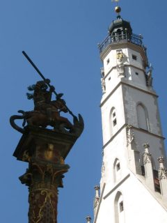 rådhustårnet og St Georg som dreper dragen, Rothenburg ob der Tauber, Bayern, Sør-Tyskland, Tyskland