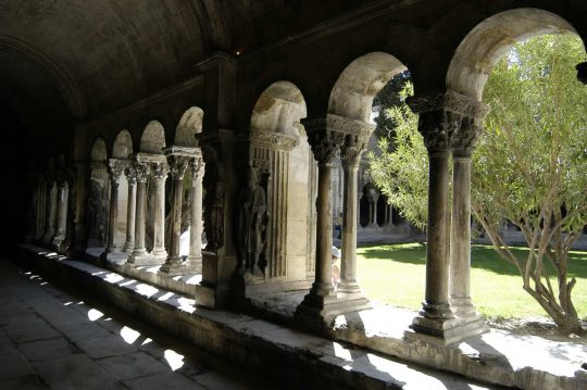 Cloitre, klostergang, St Tropheme, Arles, Provence, Sør-Frankrike, Frankrike