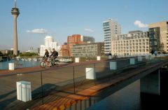 Fußgängerbrücke, MedienHafen, Düsseldorf, Nordrhein-Westfalen, Vest-Tyskland, Tyskland