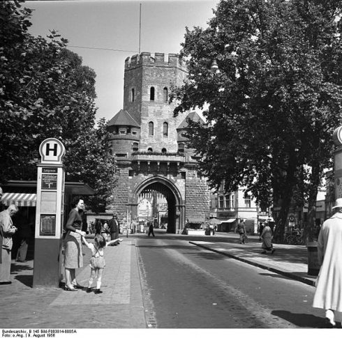 Altstadt, Byporten Severinstorburg fra middelalderen, Köln, Nordrhein-Westfalen, Vest-Tyskland, Tyskland