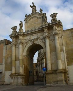 Porta Rudiae fra år 1703, Lecce, Puglia, Sør-Italia, Italia