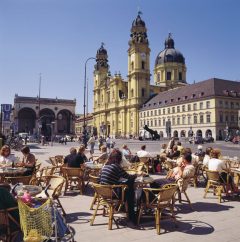 Odeonsplatz, St. Cajetan-kirche, Theatinerkirche, München, Bayern, Sør-Tyskland, Tyskland