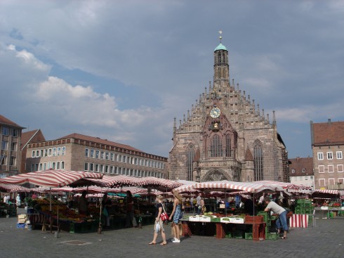 Hauptmarkt med den gotiske Frauenkirche, Nürnberg,Bayern, Unesco Verdensarv, Altstadt, Historisk, Middelalder, Marktplatz, Sør-Tyskland, Tyskland