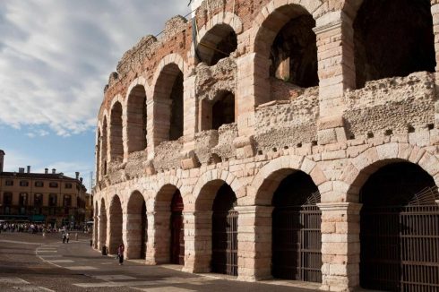 Verona, Arena, Piazza delle Erbe, Piazza Signori, Piazza Bra, Unescos liste over Verdensarven, romerriket, antikken, historiske bydeler, gamlebyen, Veneto, Nord-Italia, Italia