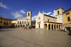 Piazza San Benedetto, kirken San Benedetto, rådhuset, Norcia, gamleby, middelalder, romansk, historisk, Umbria, Midt-Italia, Italia