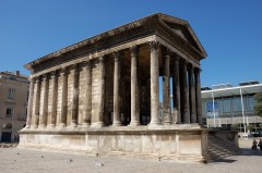 Maison Carrée, Norman Fosters Carrée d'Art, Nimes, romertid, akvedukt, amfiteater, Provence, Cote d'Azur, Sør-Frankrike, Frankrike