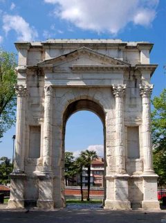 Verona, Arco Gavi, Arena, Piazza delle Erbe, Piazza Signori, Piazza Bra, Unescos liste over Verdensarven, romerriket, antikken, historiske bydeler, gamlebyen, Veneto, Nord-Italia, Italia