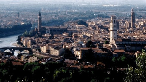 Verona, Arena, Piazza delle Erbe, Piazza Signori, Piazza Bra, Unescos liste over Verdensarven, romerriket, antikken, historiske bydeler, gamlebyen, Veneto, Nord-Italia, Italia