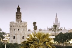 Torre de Oro, Sevilla, Catedral de Santa María de la Sede, Guadalquivir, Unescos liste over Verdensarven, historisk bydel, gamleby, Andalucia, Spania