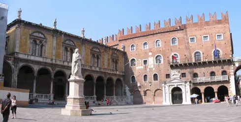 Piazza Dante, Verona, Arena, Unescos liste over Verdensarven, romerriket, antikken, historiske bydeler, gamlebyen, Veneto, Nord-Italia, Italia