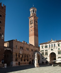 Torre dei Lamberti, Piazza dei Signori, Verona, Arena, Unescos liste over Verdensarven, romerriket, antikken, historiske bydeler, gamlebyen, Veneto, Nord-Italia, Italia