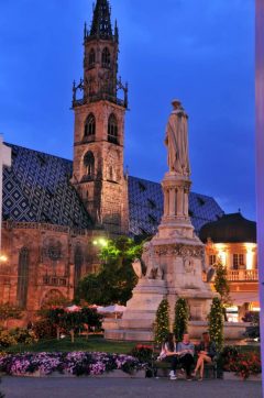 Walthers Platz, Duomo, Gamlebyen, Altstadt, Bolzano, Bozen, Alto Adige, Tyrol, Süd-Tirol, Nord-Italia, Italia