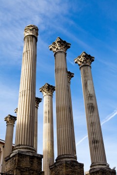 Spania, romersk tempelruin i Cordoba, Andalucia, Sør-Spania