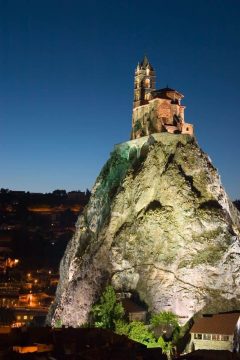 Le Puy en Velay, Chapel St Michel d'Aguilhe, pilegrimsmål, romansk arkitektur, tidlig middelalder, tidlig kristendom, sort madonna, klosterhage, Unescos liste over Verdensarven, Massif Central, Sør-Frankrike