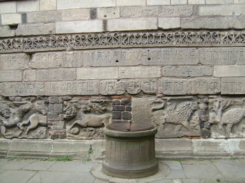 Le Puy en Velay, Cathédrale de Notre-Dame, pilegrimsmål, romansk arkitektur, tidlig middelalder, tidlig kristendom, sort madonna, klosterhage, Unescos liste over Verdensarven, Massif Central, Sør-Frankrike