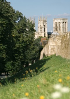 Bymuren, York, Yorkshire, middelalder, katedral, The York Minster, vikinger, vikingtid, romere, romertid, Konstantin den Store, angelsaksere, England, Storbritannia