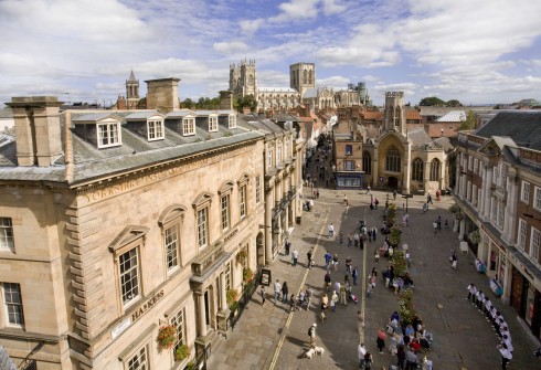 St Helen Square, York, Yorkshire, middelalder, katedral, The York Minster, vikinger, vikingtid, romere, romertid, Konstantin den Store, angelsaksere, England, Storbritannia