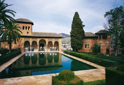 Granada, Palacio del Partal , Alhambra, Generalife, Barrio del Albaicín, Bib-Rambla, Plaza Nueva, Capilla Real, Santa Ana, San Nicholas, San Miguel de Bajo, Unescos liste over Verdensarven, Andalucia, Spania