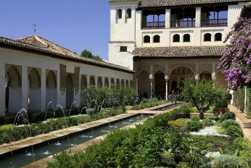 Granada, Alhambra, Generalife, Barrio del Albaicín, Bib-Rambla, Plaza Nueva, Capilla Real, Santa Ana, San Nicholas, San Miguel de Bajo, Unescos liste over Verdensarven, Andalucia, Spania