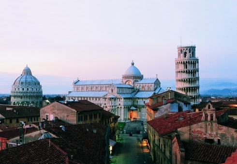 Pisa, pisansk romansk, arkitektur, middelalder, renessanse, Arno, Campo dei Miracoli, katedral, baptisteria, kampanile, Unescos liste over Verdensarven, historisk bydel, museer, gamleby, Toscana, Midt-Italia, Italia