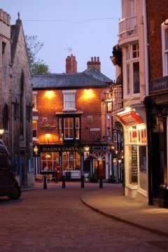 Lincoln, Bailgate, Castle Hill, Lincoln Cathedral, Minster, England, Brayford Pool, romertid, middelalder, Castle Hill, Magna Carta, Steep Hill, Bailgate, early british gothic 