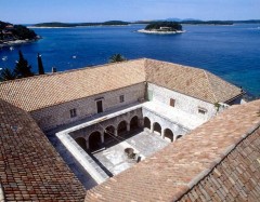 Hvar, Stari Grad, Unescos liste over Verdensarven, romertid, grekere, Pharos, Venezia, venetiansk, kirker, middelalder, arkitektur, gotikk, renessanse, oldtidskirker, Makarska-kysten, Kroatia 