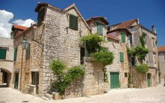 Hvar, Stari Grad, Unescos liste over Verdensarven, romertid, grekere, Pharos, Venezia, venetiansk, kirker, middelalder, arkitektur, gotikk, renessanse, oldtidskirker, Makarska-kysten, Kroatia 