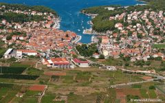 Hvar, Stari Grad, Unescos liste over Verdensarven, romertid, grekere, Pharos, Venezia, venetiansk, kirker, middelalder, arkitektur, gotikk, renessanse, oldtidskirker, Makarska-kysten, Kroatia 