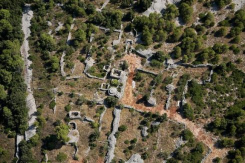 Hvar, Stari Grad, Unescos liste over Verdensarven, romertid, grekere, Pharos, Venezia, venetiansk, kirker, middelalder, arkitektur, gotikk, renessanse, oldtidskirker, Makarska-kysten, Kroatia 