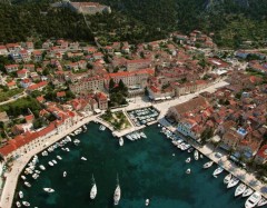 Hvar, Stari Grad, Unescos liste over Verdensarven, romertid, grekere, Pharos, Venezia, venetiansk, kirker, middelalder, arkitektur, gotikk, renessanse, oldtidskirker, Makarska-kysten, Kroatia 