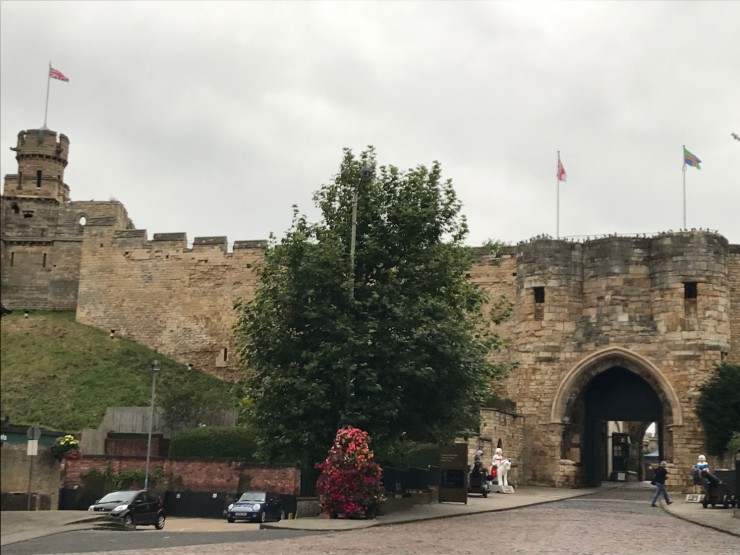 Lincoln Castle med observasjonstårnet helt til venstre. Foto: © ReisDit.no