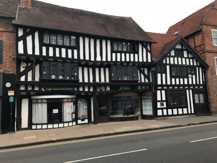 Det er mange flotte bindingsverkshus i Stratford upon Avon. Foto: © Guides of Europe 