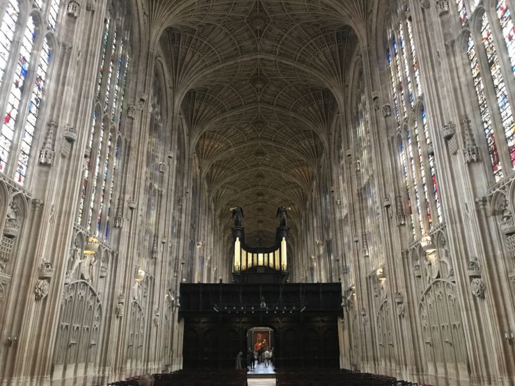 Det er knapt så du tror hva du ser, når du kommer inn i King's College Chapel. Foto: © ReisDit.no