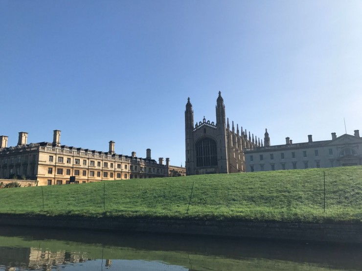 King's College Chapel sett fra River Cam - we are punting. Foto: © ReisDit.no