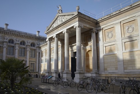 Oxford, Oxford University, Oxfordshire, Britain, England, College, Ashmolean Museum, High Street, Broad Street, Magdalen College, Christ Church, Broad Walk, Merton College, Merton Street, Radcliffe Square, Radcliffe Camera, All Souls College, Bodleian Library, Divinity School, Old School Quadrangle, Oxford Castle, Balliol College, Trinity College, St Edmund Hall, St Mary the Virgin, The Bear, Eagle and Child, Lamb and Flag