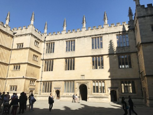 Oxford, Oxford University, Oxfordshire, Britain, England, College, Ashmolean Museum, High Street, Broad Street, Magdalen College, Christ Church, Broad Walk, Merton College, Merton Street, Radcliffe Square, Radcliffe Camera, All Souls College, Bodleian Library, Divinity School, Old School Quadrangle, Oxford Castle, Balliol College, Trinity College, St Edmund Hall, St Mary the Virgin, The Bear, Eagle and Child, Lamb and Flag