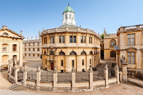 Oxford, Oxford University, Oxfordshire, Britain, England, College, Ashmolean Museum, High Street, Broad Street, Magdalen College, Christ Church, Broad Walk, Merton College, Merton Street, Radcliffe Square, Radcliffe Camera, All Souls College, Bodleian Library, Divinity School, Old School Quadrangle, Oxford Castle, Balliol College, Trinity College, St Edmund Hall, St Mary the Virgin, The Bear, Eagle and Child, Lamb and Flag