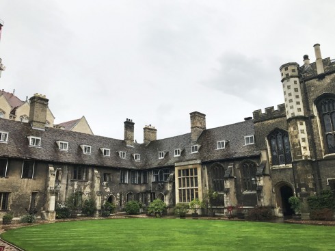 Cambridge, Cambridgeshire, Cambridge University, River Cam, King’s College Chapel, Trinity, King’s grade, Fitzwilliam Museum, Madelene Bridge, Bridge Street, St. Bene’t’s Church, Great St. Mary, Bridge Street