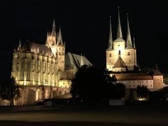 Erfurt, Thüringen, Tyskland, middelalder, Krämerbrücke, Domplatz, Dom St. Marien, St. Severikircher, Fischmarkt, Wenigemarkt, Michaelisstrasse, Alte Synagoge, Mikwe, Martin Luther, Augustinerkloster, Anger, Angermuseum, Alte Mühle, Zitadelle Petersberg, Marktstrasse, Erfurter Schatz, Haus zum Stockfisch, Zum Güldenen Krönbacken