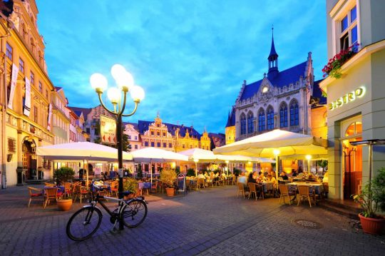 Erfurt, Thüringen, Tyskland, middelalder, Krämerbrücke, Domplatz, Dom St. Marien, St. Severikircher, Fischmarkt, Kleinmarkt, Alte Synagoge, Martin Luther, Augustinerkloster, Anger, Angermuseum, Zitadelle Petersberg, Marktstrasse